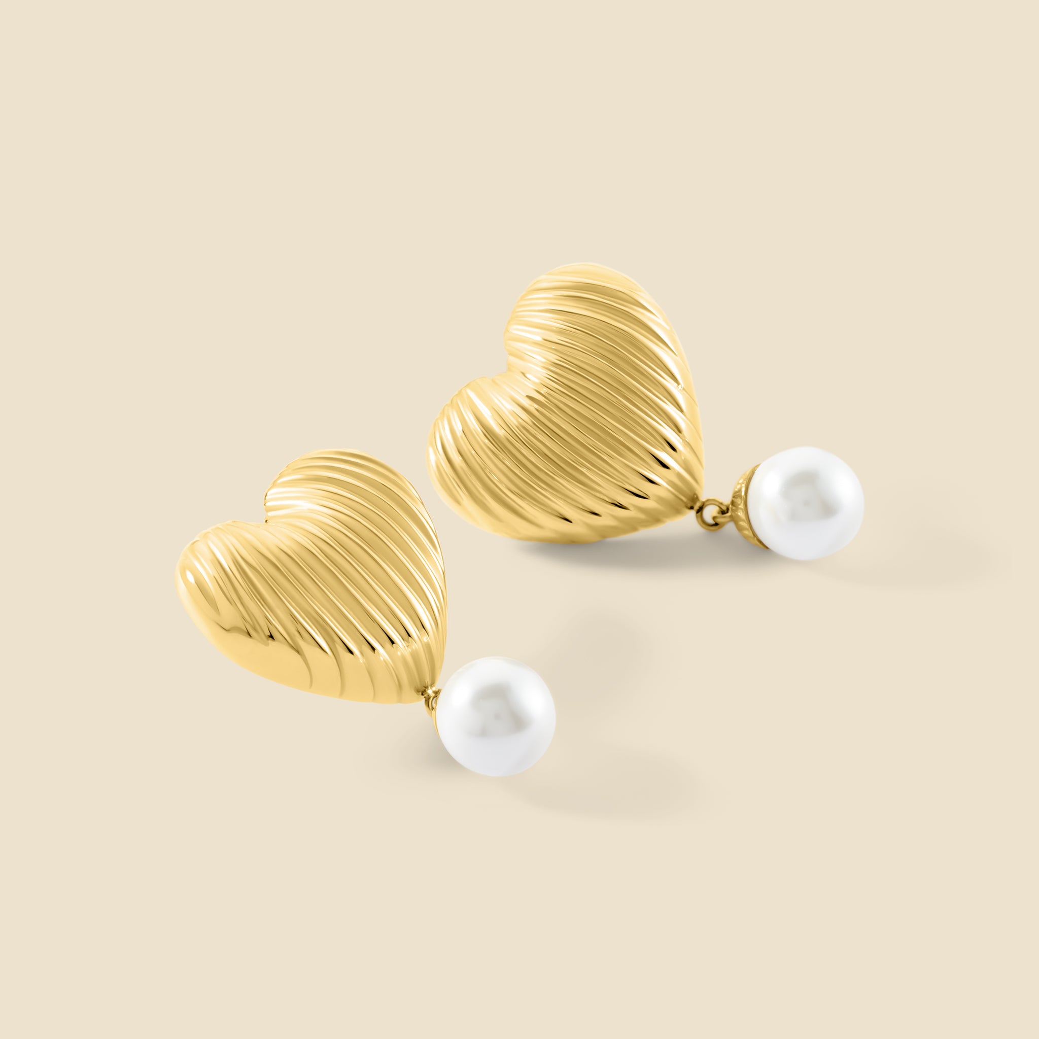 Gold earrings – Pearl memory