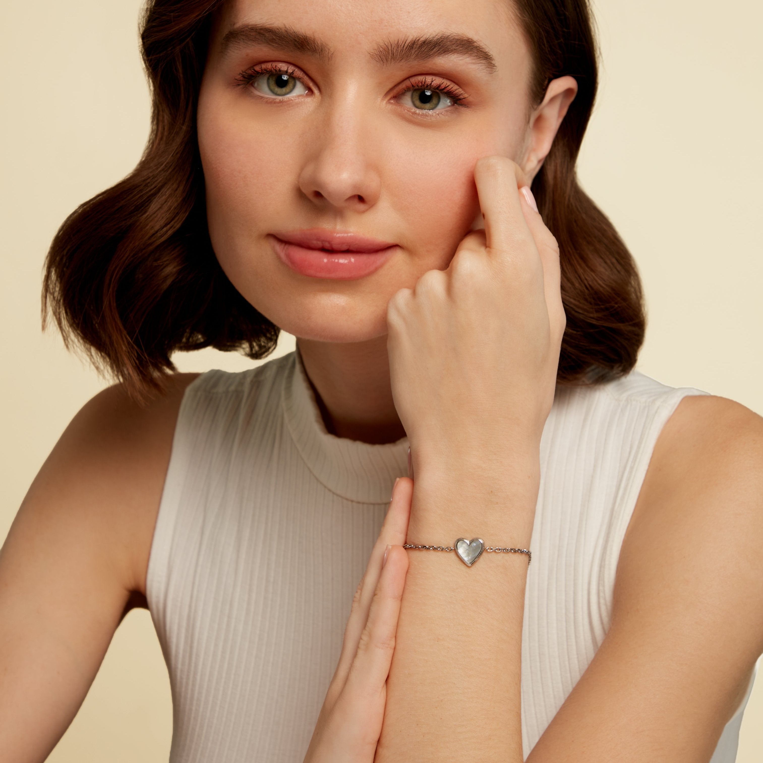 Silver-plated Mother of Pearl Bracelet – Heart