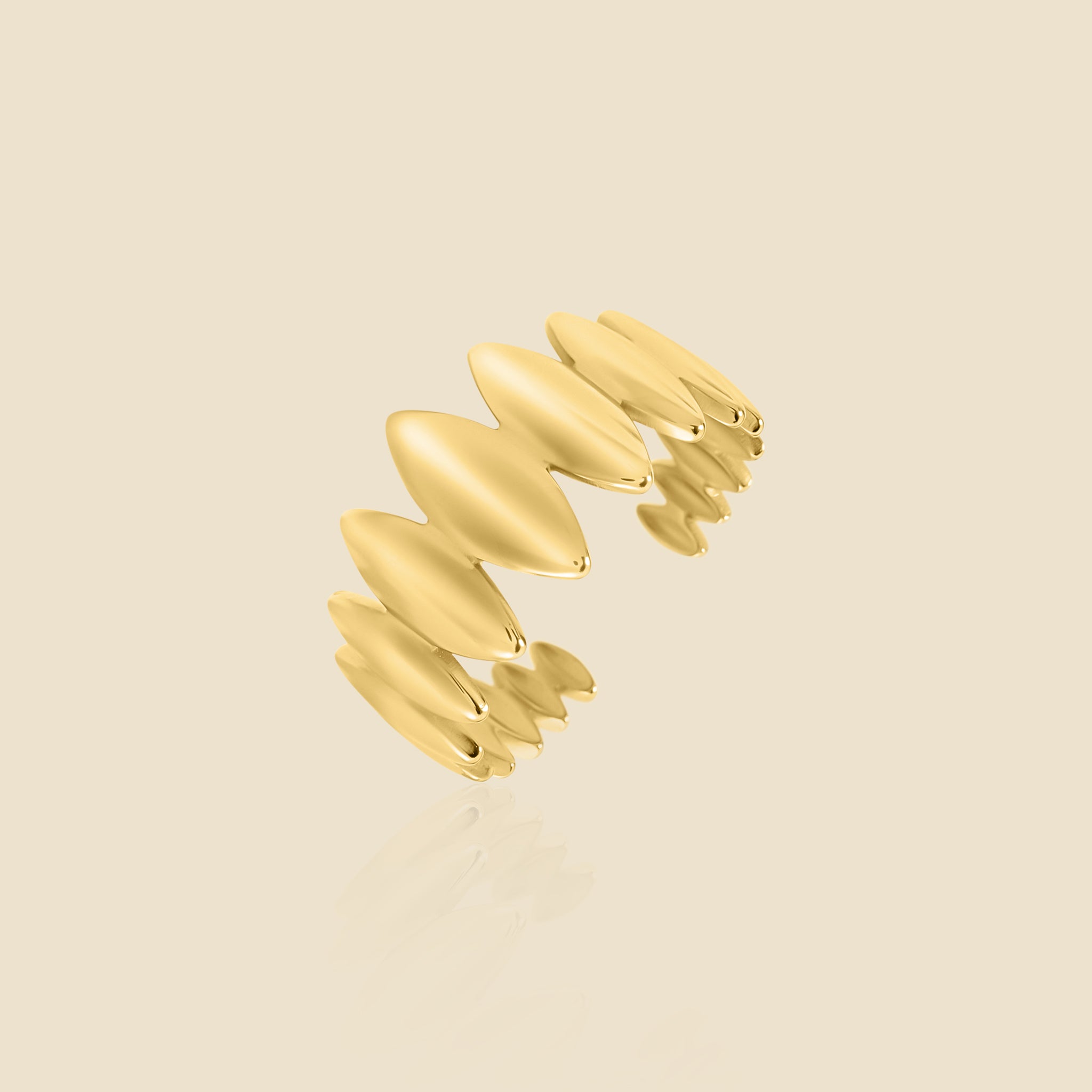 Gold ring – Petal