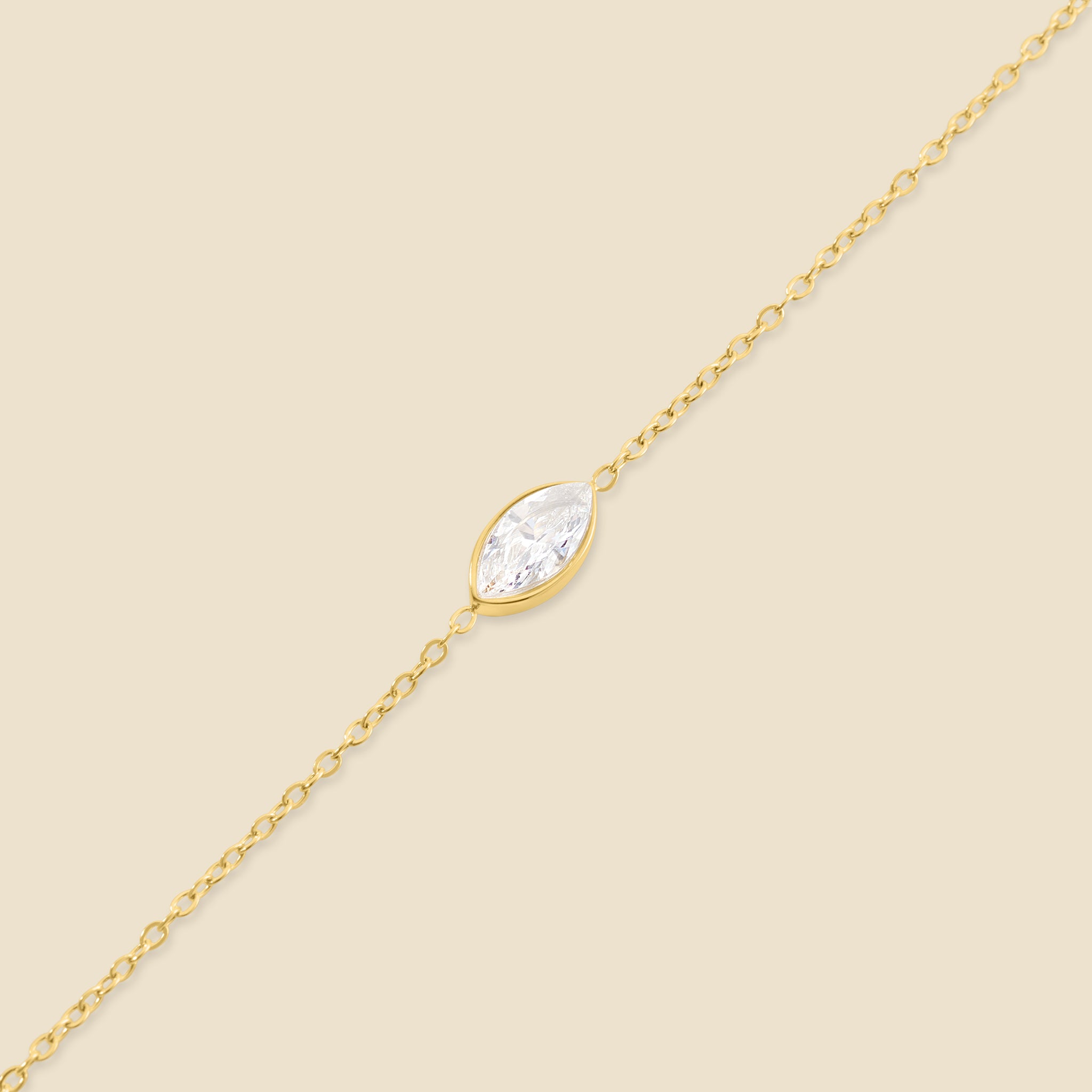 Gold-plated bracelet with white stone – Petal