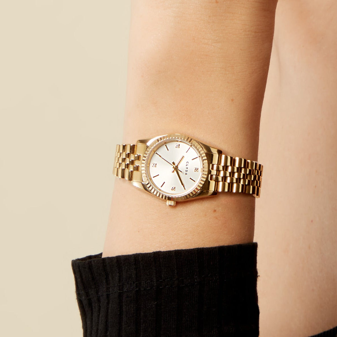 Lea gold watch