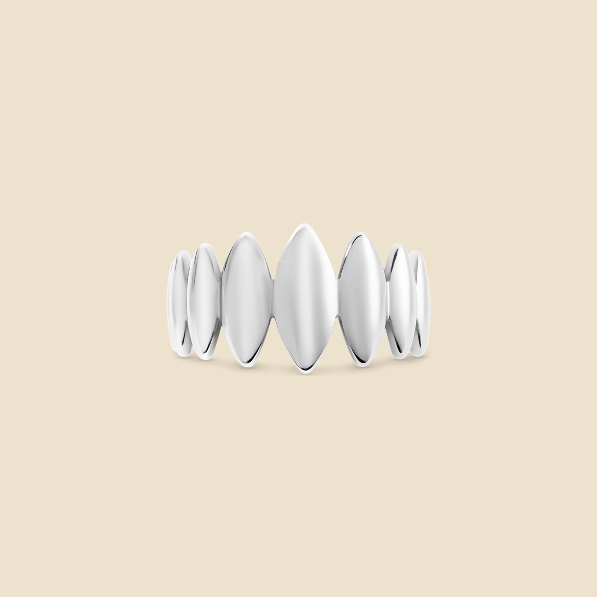 Bague argentée – Pétale