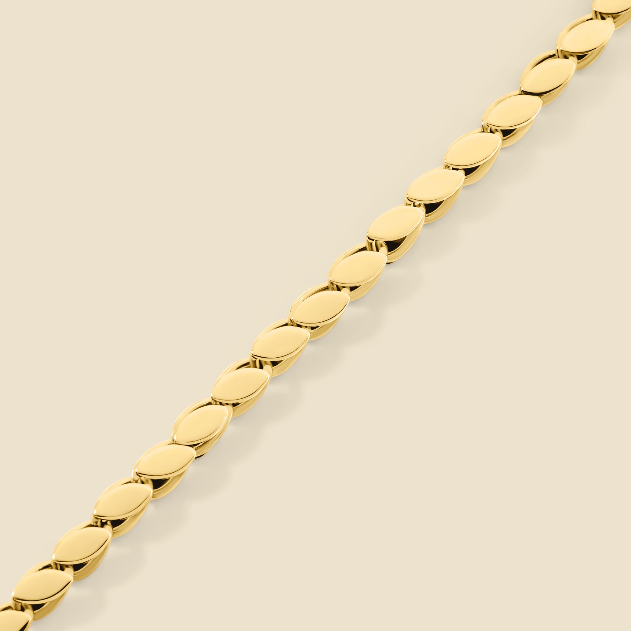Gold bracelet – Petal 