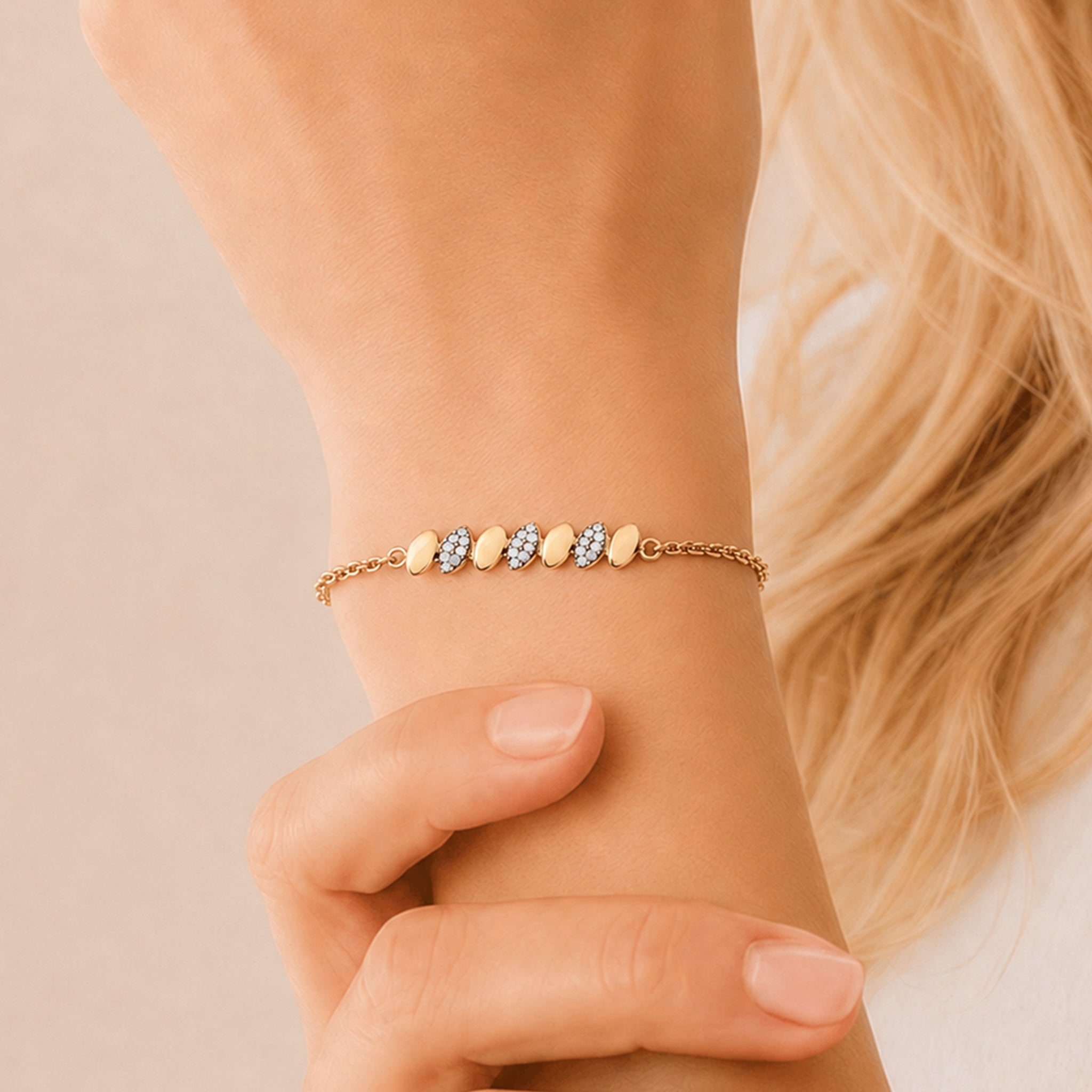 Bracelet doré - Pétale
