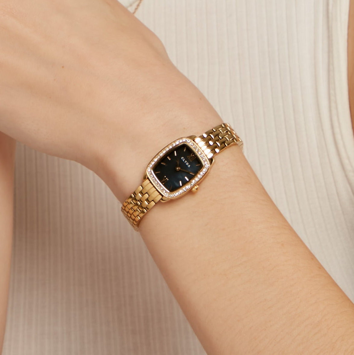 Black and gold watch - Gabrielle