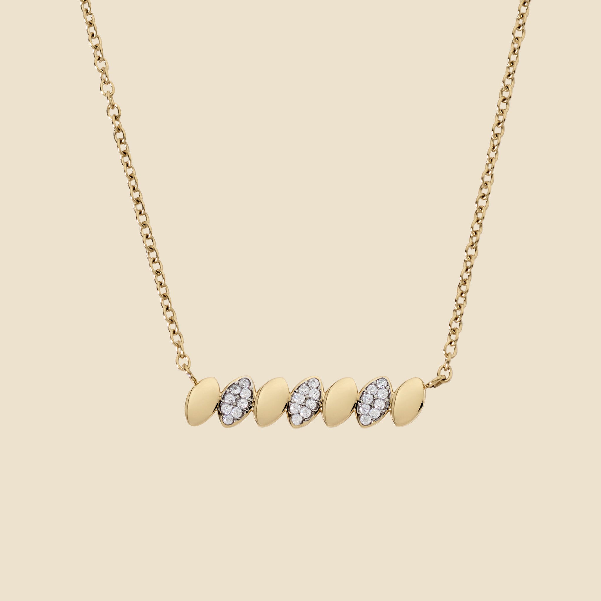 Collier doré - Pétale